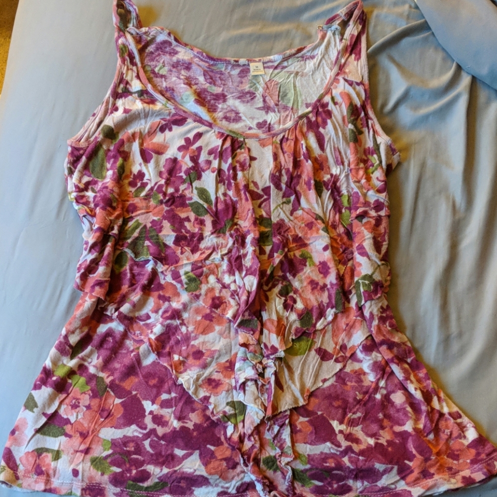 Floral Top - Picture 3 of 3